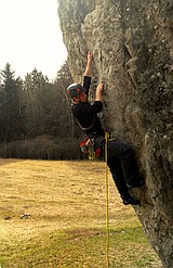 Místo: Moravský kras - Rudice - sektor Hrad (cesta Drobnůstka za 6 UIAA)
GPS: 49.3324636N, 16.7354233E