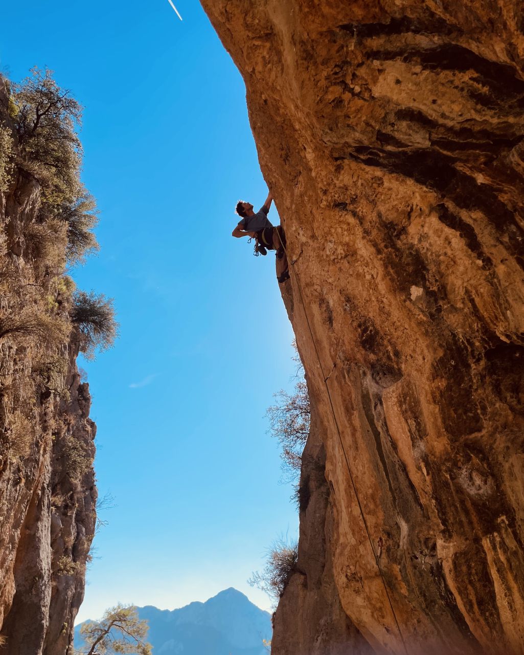 Kliknut�m zav�ete okno.